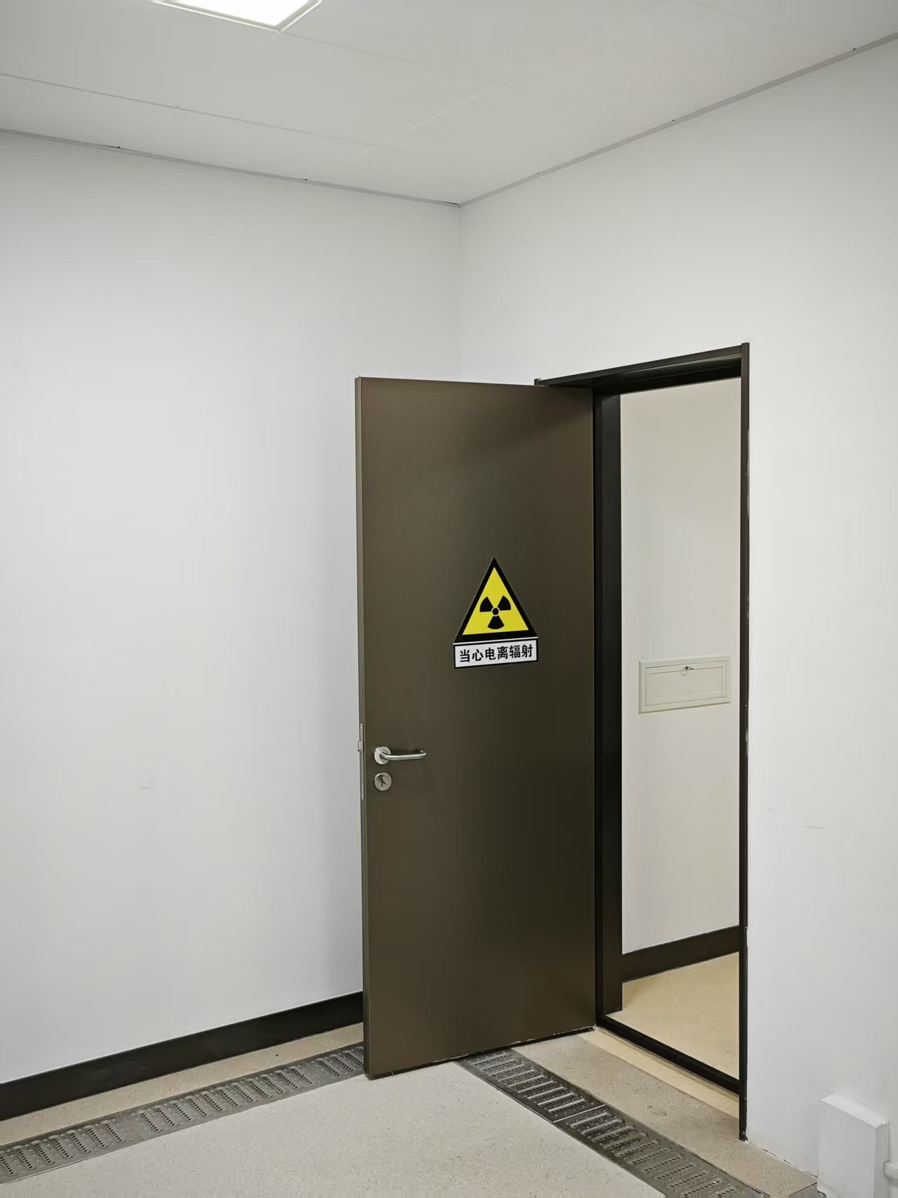 安顺CT室手动单开防护铅门